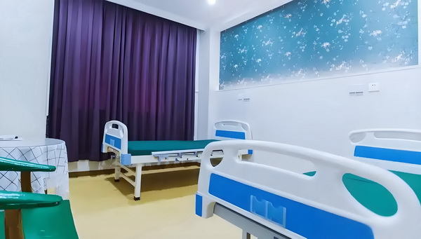 杨幂在首映礼上的一个举动，让赵丽颖再成为焦点
